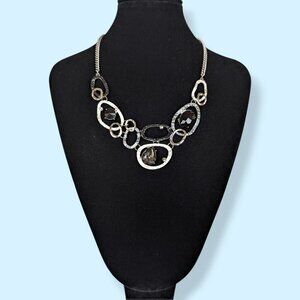 (2/$20) Hammered Oval Cut Out Statement Necklace